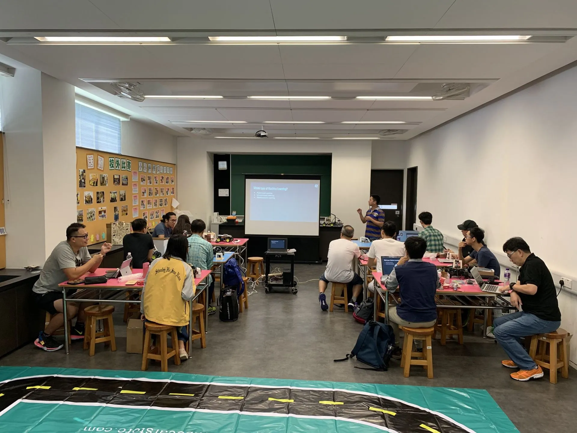 教師發展日背景